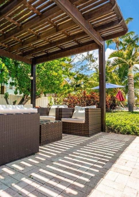 Beach Living At Island Pine Villas George Town Zewnętrze zdjęcie
